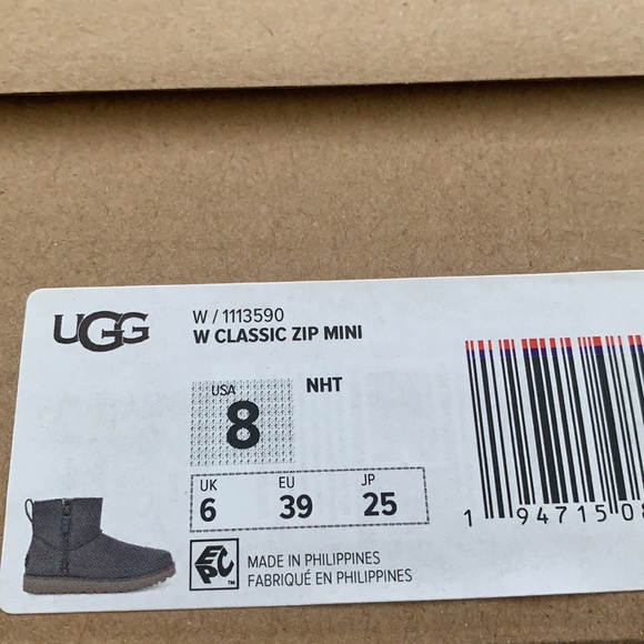 New UGG classic mini zip suede boots - Picture 6 of 14